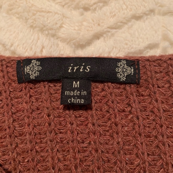 Women’s Sweater NWOT - Picture 3 of 4